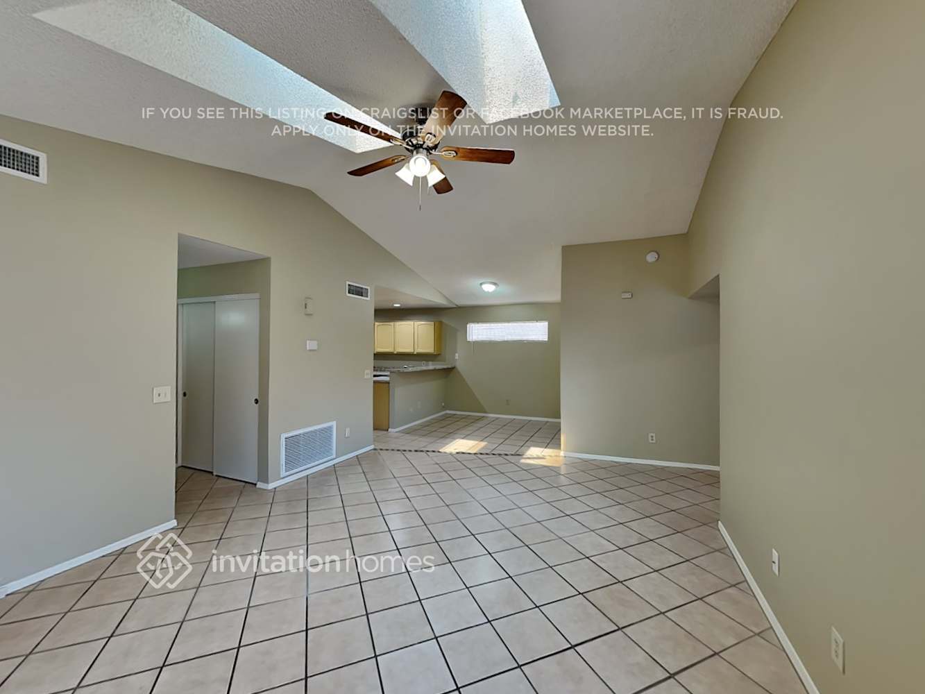 Building Photo - 4534 E Grove Ave