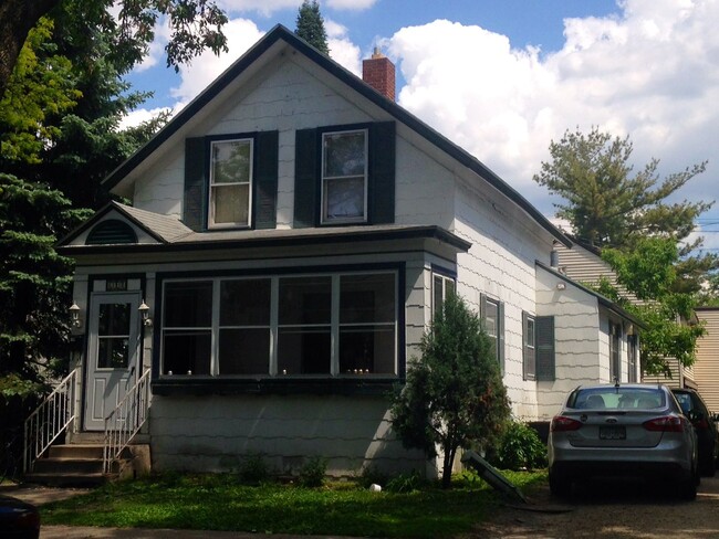 Building Photo - 4 bedroom House Close to U of M! Leasing f...