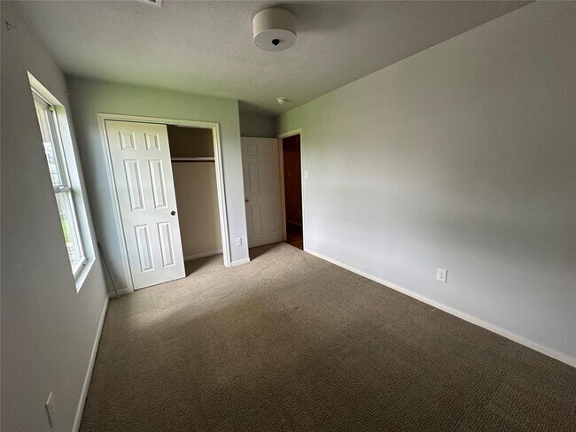 Building Photo - 4918 Fair Oak Dale Ln