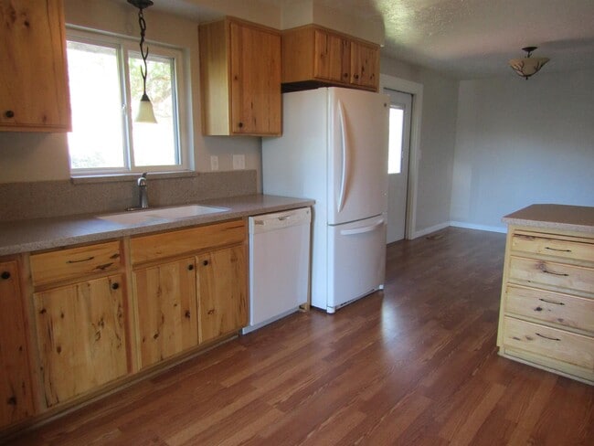 Building Photo - 12096 ID-21