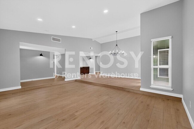 Building Photo - 1207 Creekwood Ct