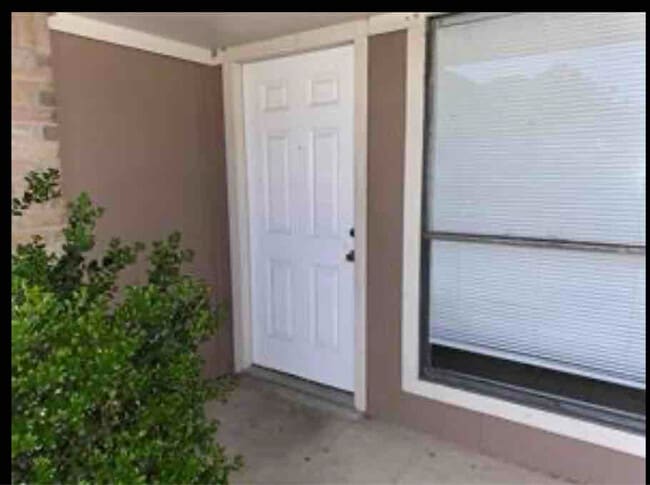 Building Photo - 2834 Ridgecrest Dr