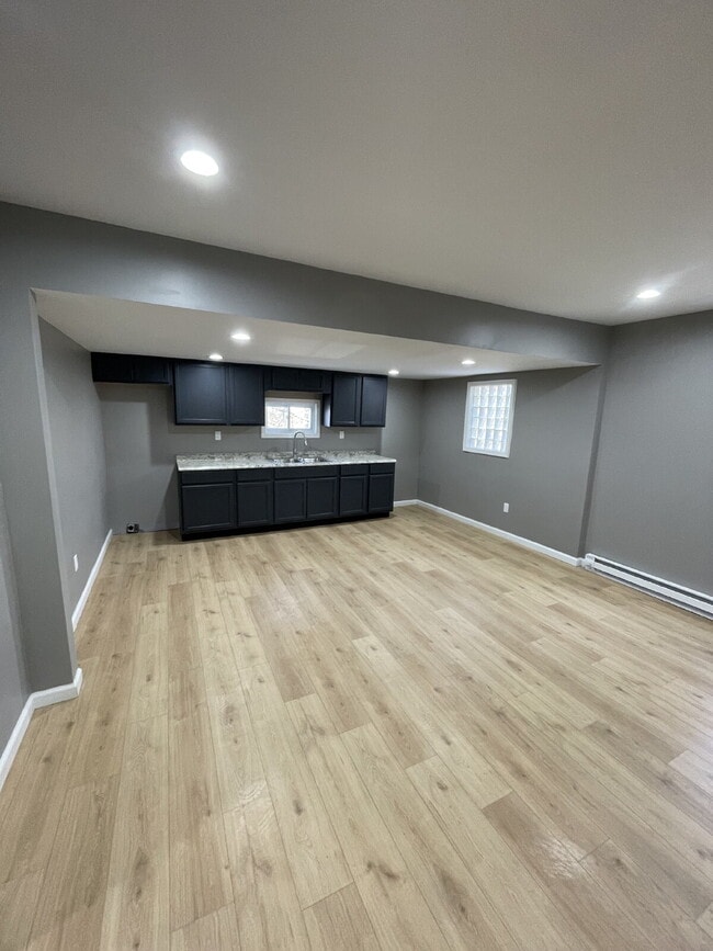 Building Photo - 4 Bedroom 2 bath new Renovation in West Mifflin