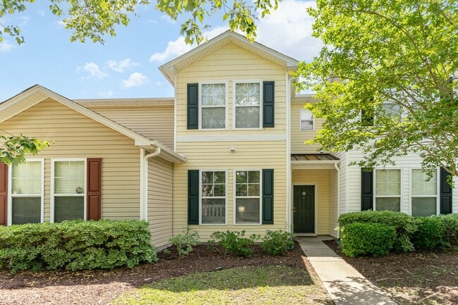 Primary Photo - BEAUTIFUL - Lakefront Living – 3BR/3BA Tow...