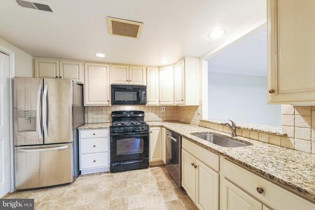 Building Photo - 1804 Mountainview Dr