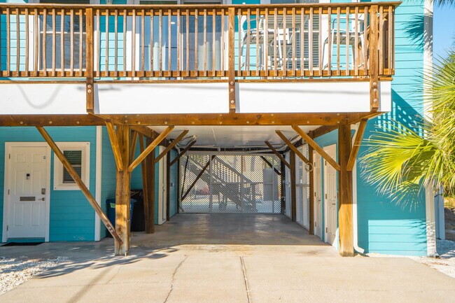 Building Photo - 113 4th Ave