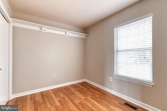 Building Photo - 1193 Bayview Vista