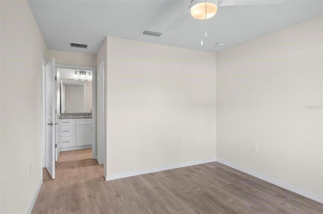 Building Photo - 28 Rainstone Ln