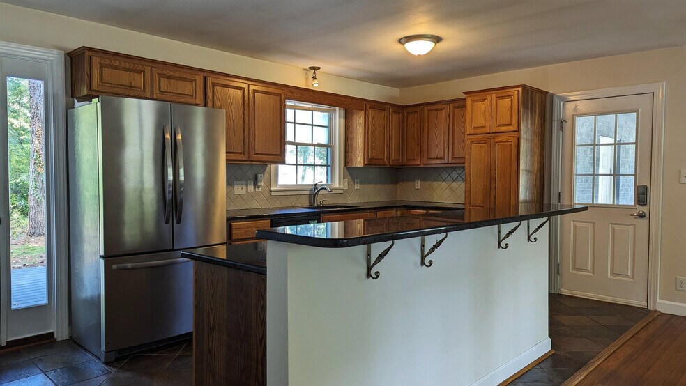 Building Photo - 204 Celeste Cir