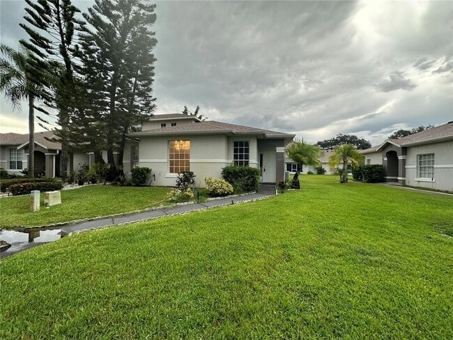 Primary Photo - 14572 Laguna Beach Cir