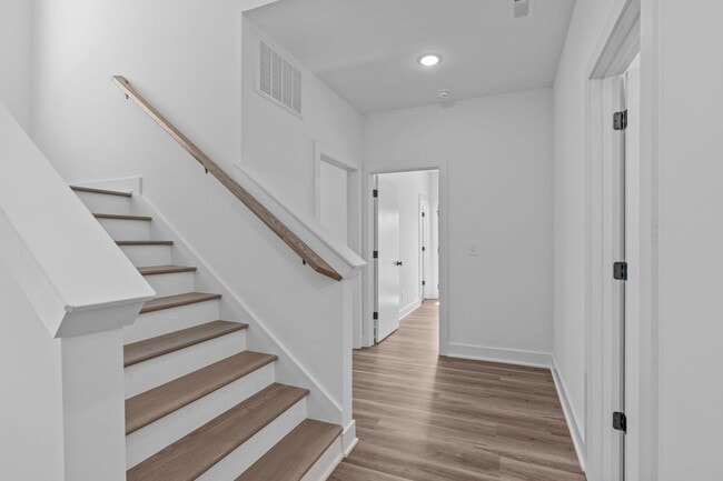 Building Photo - Luxurious Newly Built 3BD, 4BA Downtown Raleigh Townhome with Spacious Balcony and Natural Light ...