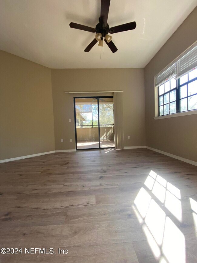 Building Photo - 10150 Belle Rive Blvd