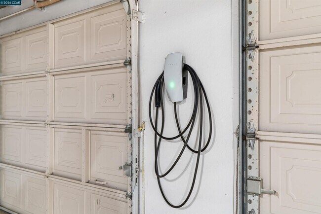 Building Photo - 313 Deepcreek Ct