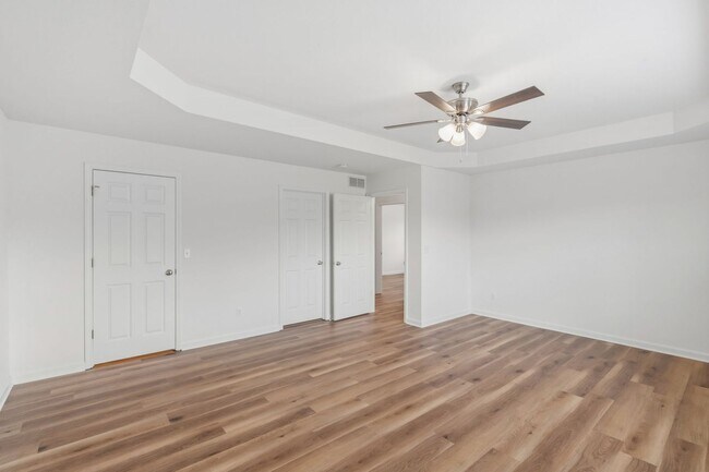 Building Photo - 1713-1715-1715 Louise Cir