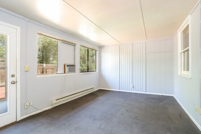 Building Photo - 824 Kimball Rd