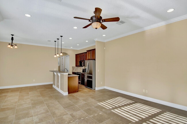 Building Photo - 7055 Primavera Ln