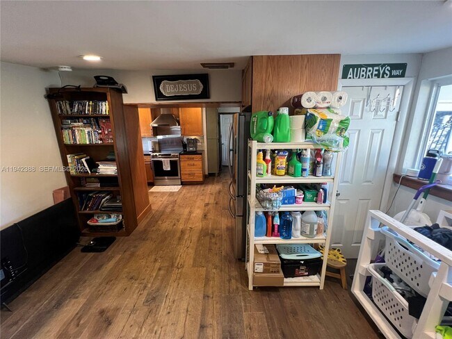 Building Photo - 8801 SW 42nd St