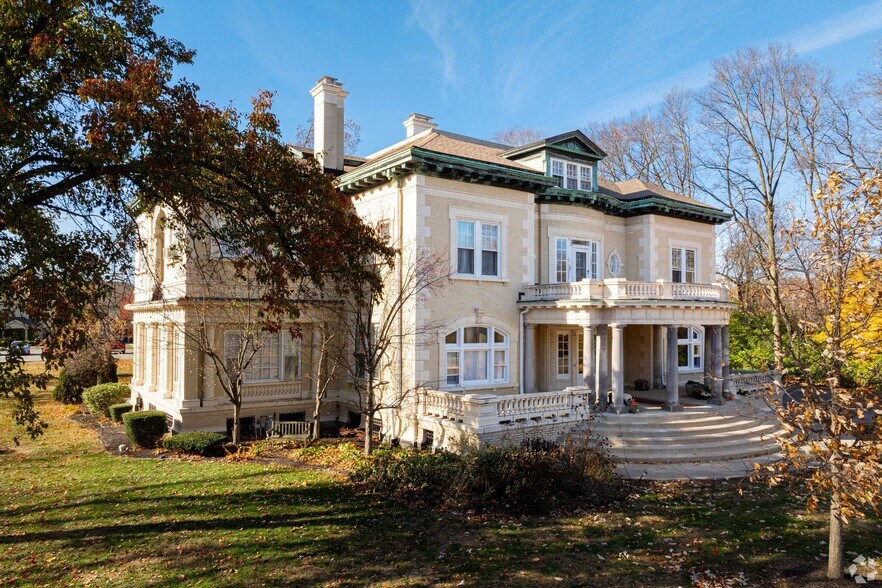 Interior Photo - Mansion Row Apartments