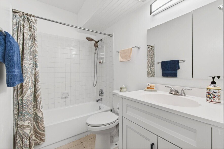 Building Photo - 500 SW 2nd Ave