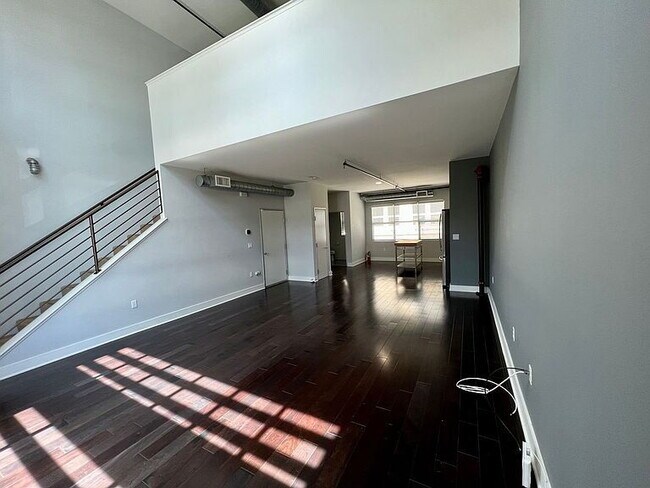 Building Photo - "Charming 1-Bed Sanctuary in Santa Ana with Spacious Interiors & Elegant Granite Touches!"