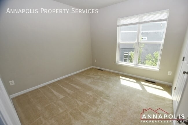 Building Photo - 133 Lejeune Way