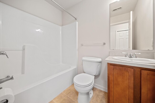 Guest Full Bathroom - 308 Legato Dr