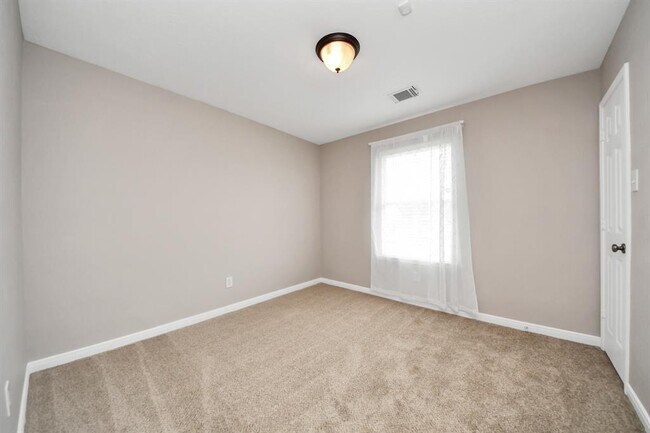 Building Photo - 7447 Oakwood Canyon Dr