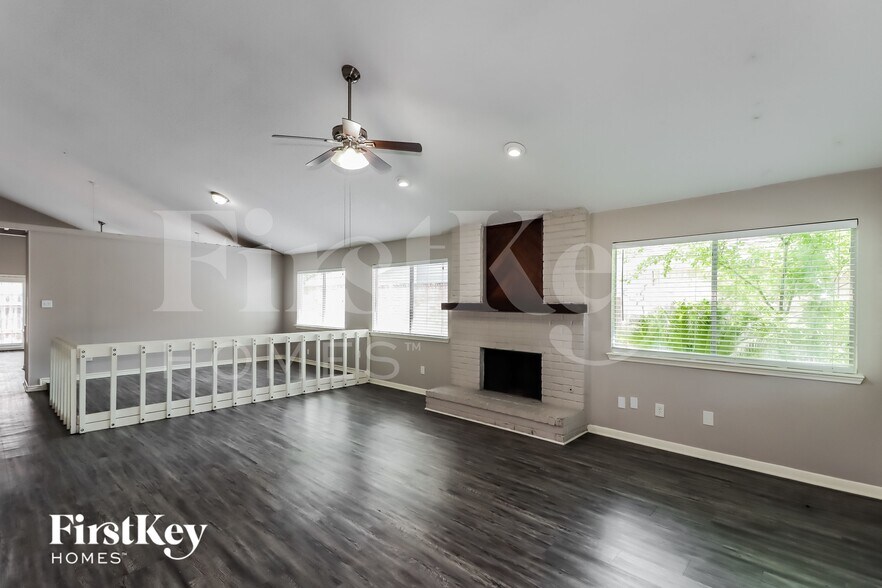 Building Photo - 13830 Walnut Hollow Ln