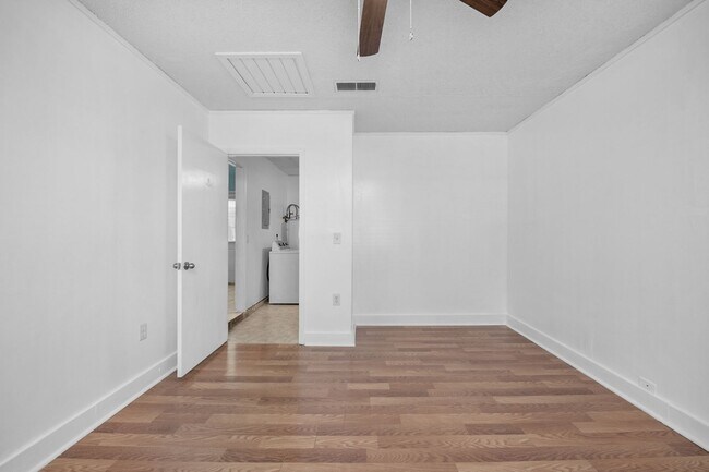 Building Photo - Pace 3BR Home with Bonus Room, Patio Gazeb...