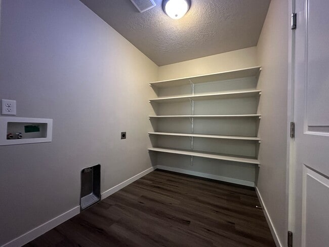 Building Photo - 3bed, 2bath, 1216sq.ft. 2-car garage home in Caldwell (Windsor Creek)