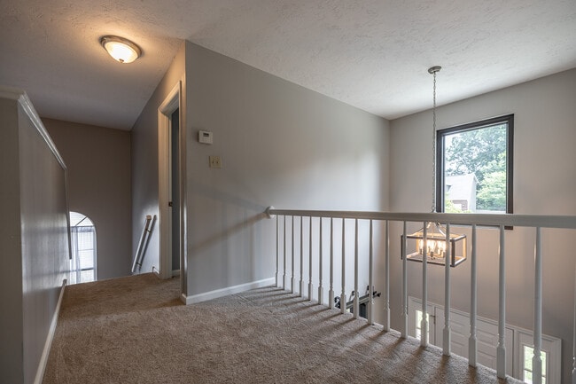 Building Photo - 5516 Oakside Dr