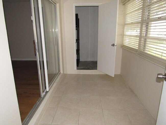 Building Photo - 2302 Sunrise Blvd