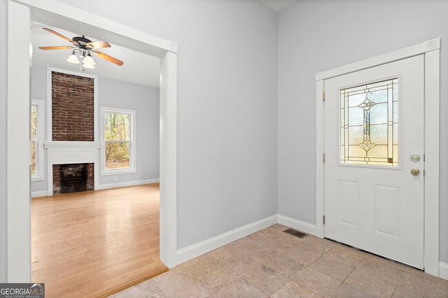 Building Photo - 235 Jenkins Rd