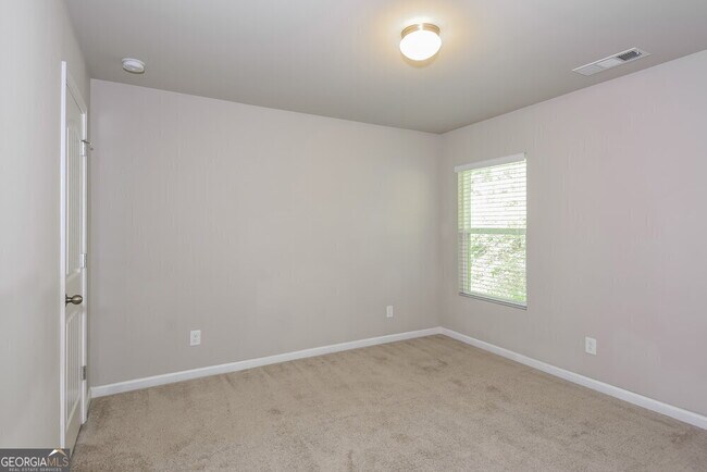 Building Photo - 618 Royal Crest Ct