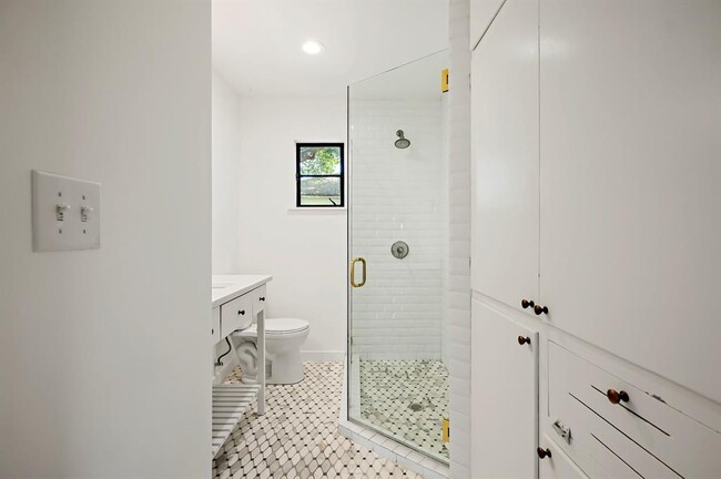 Building Photo - 1207 Ridgemont Dr