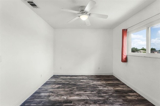 Building Photo - 119 Floral Ct
