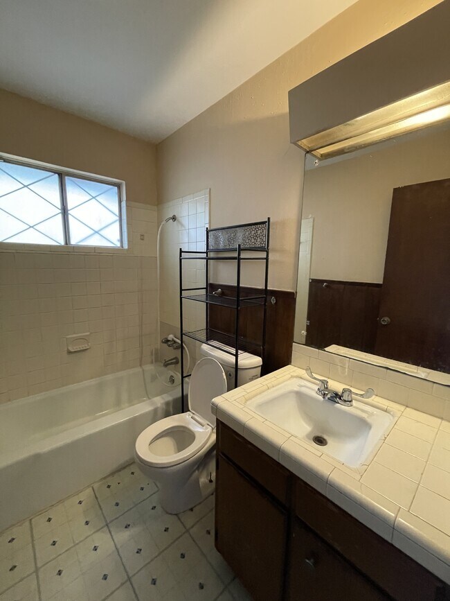 Building Photo - 247 Fennel Dr