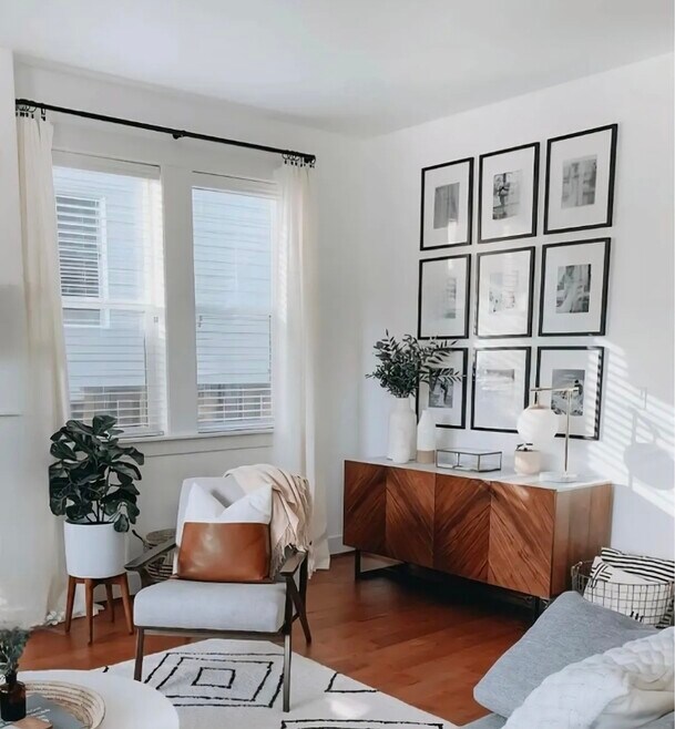 Building Photo - 70 Hobart Pl