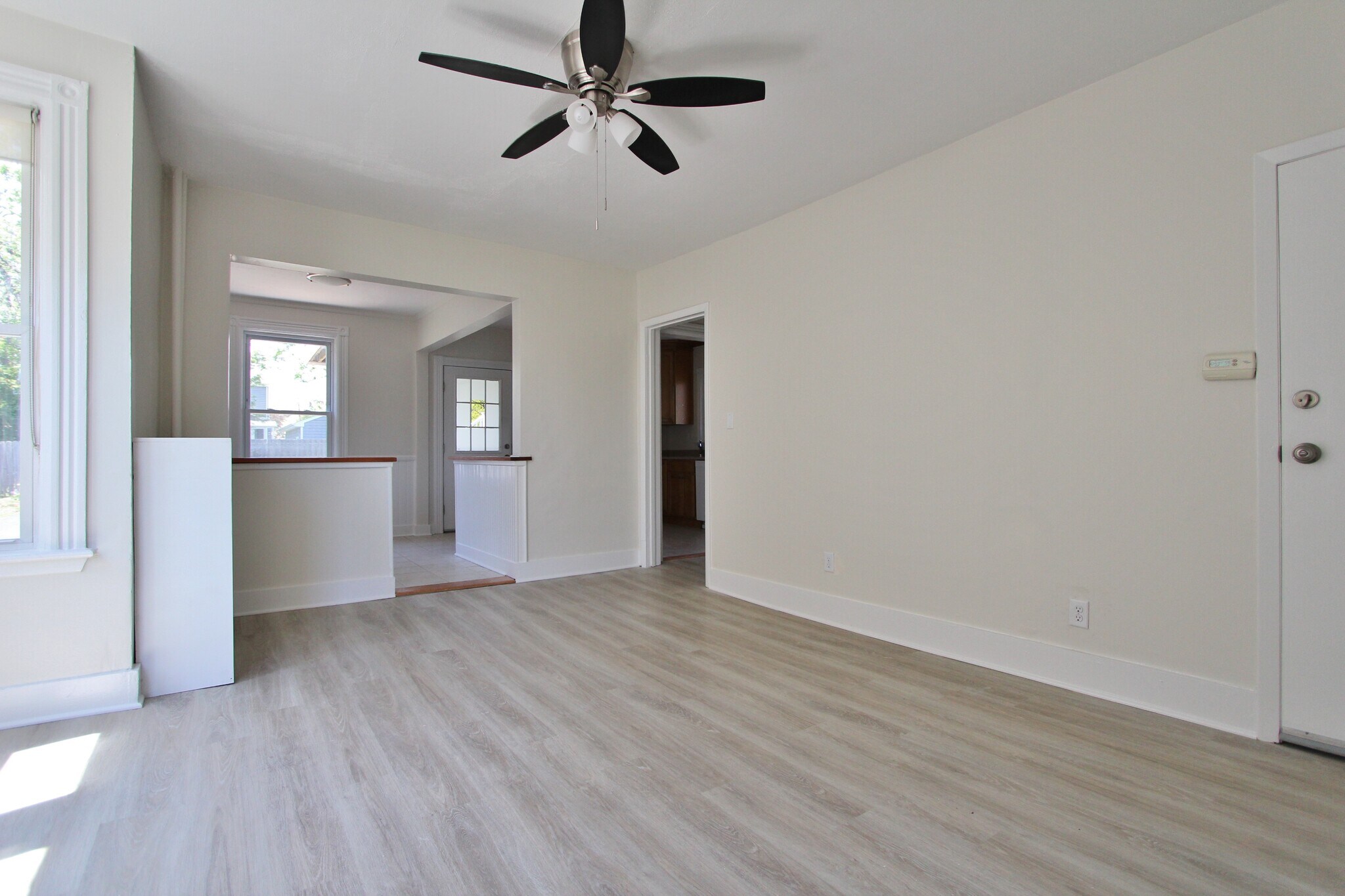 Living Room - 552 Cumberland St