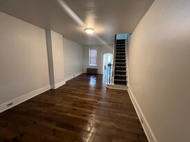 Building Photo - 137 S 11th St