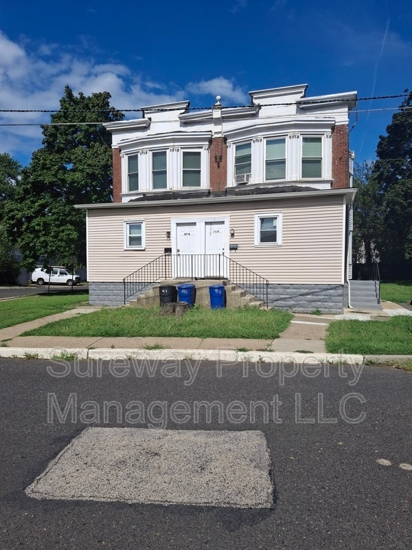 Building Photo - 401-403 Champion Ave