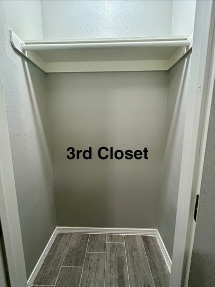 Building Photo - 4904 N Winona Dr