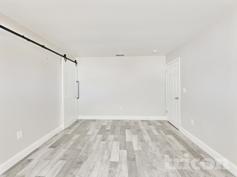 Building Photo - 10391 Lear St