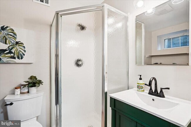 Building Photo - 4642 31st Rd S