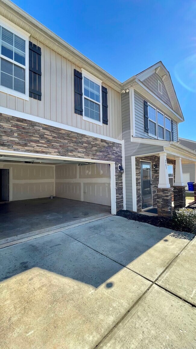 Building Photo - 263 Solstice Dr