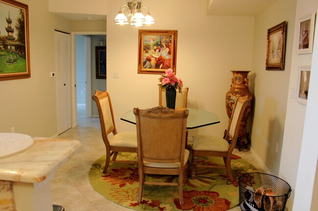 Building Photo - 1000 Scotia Dr