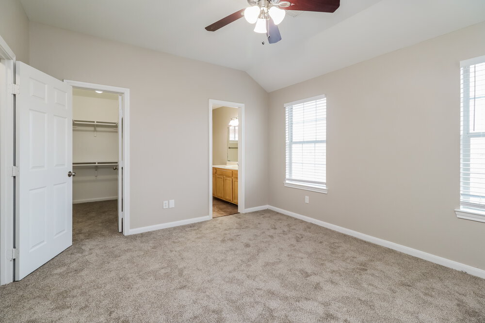 Building Photo - 4946 N Cancun Dr