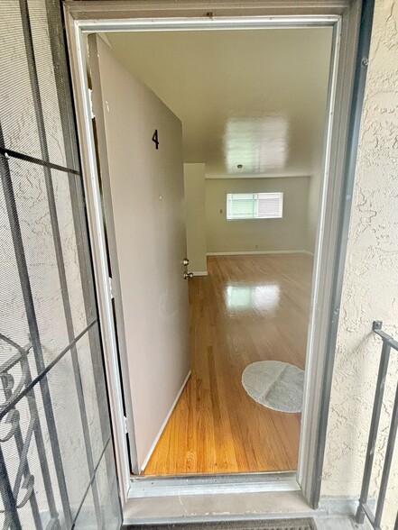 Building Photo - 676 Garland Ave