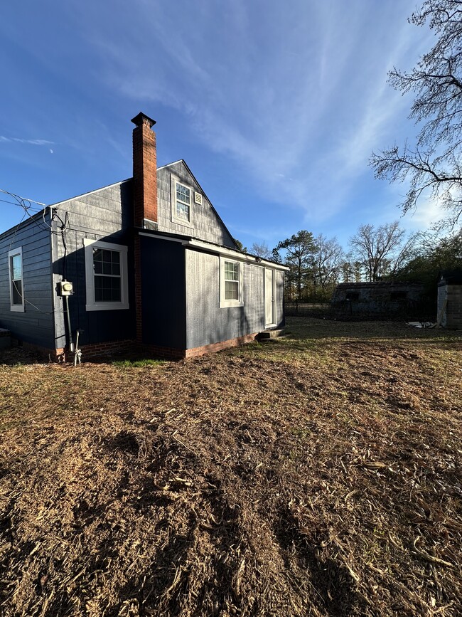 Building Photo - 221 Adamsville Ct