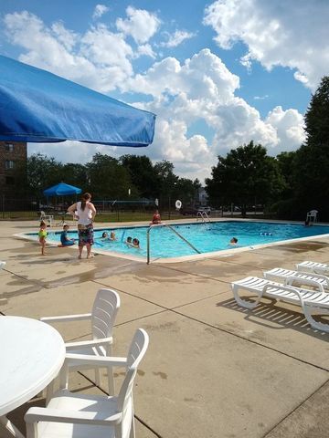 Building Photo - 1460 Fairlane Dr